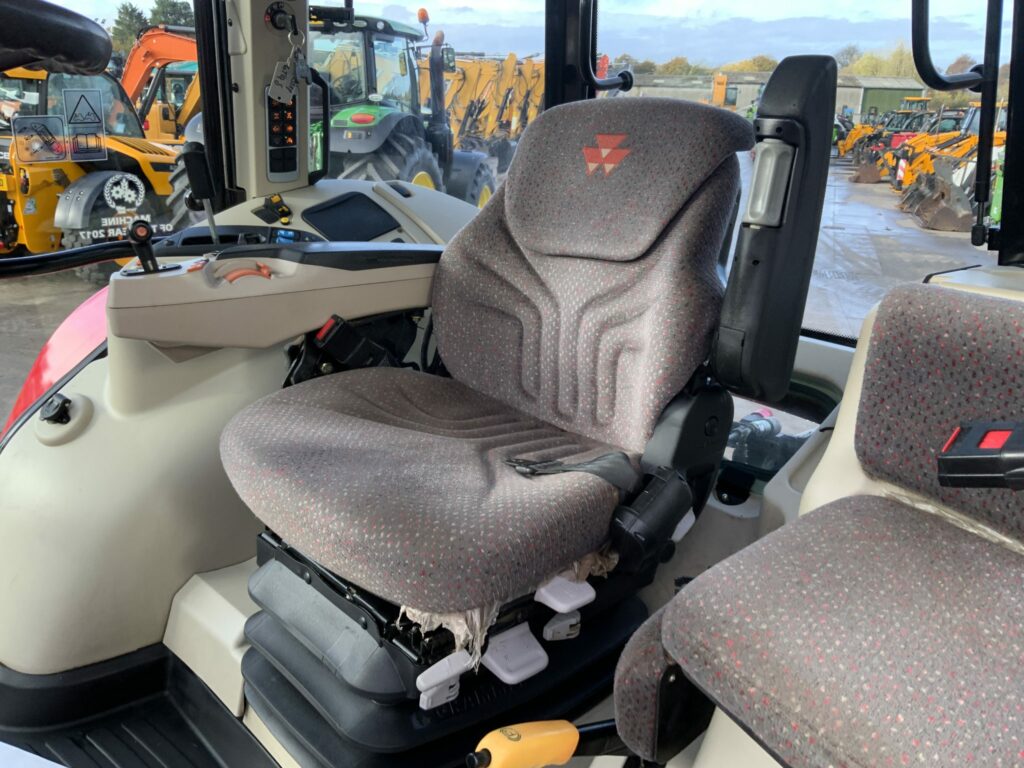 Massey Ferguson 6714S Dyna6 Tractor (ST24943)