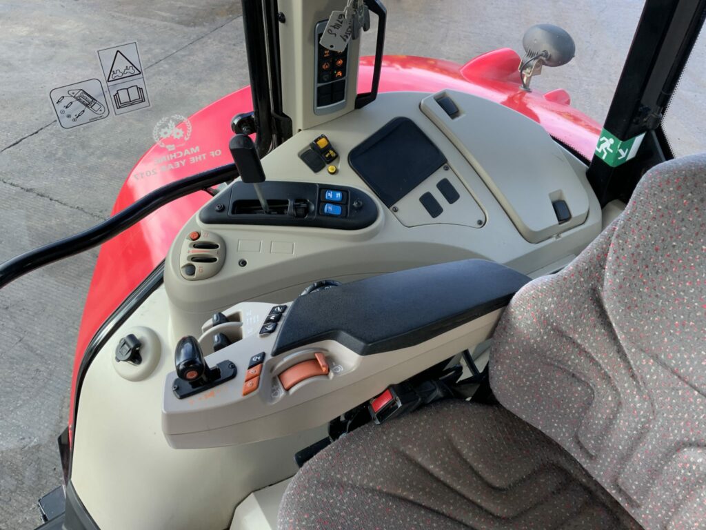 Massey Ferguson 6714S Dyna6 Tractor (ST24943)