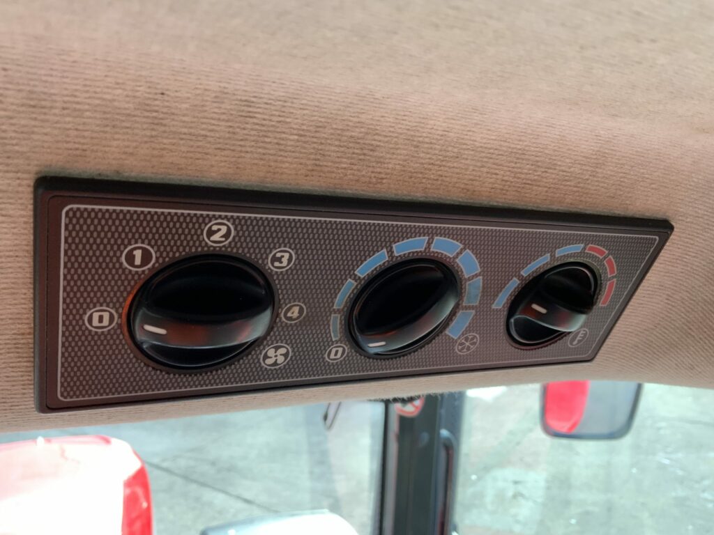 Massey Ferguson 6714S Dyna6 Tractor (ST24943)