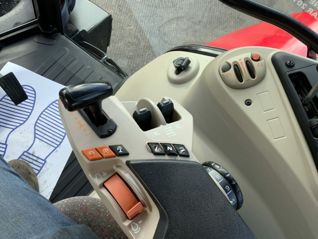 Massey Ferguson 6714S Dyna6 Tractor (ST24943)