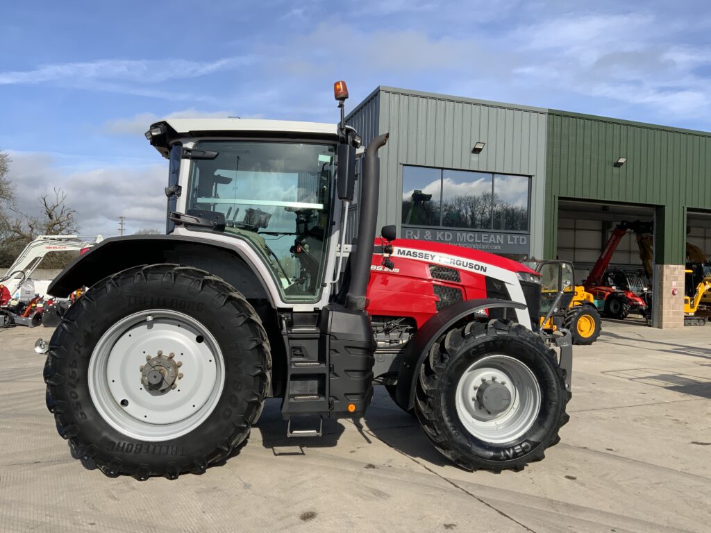 Massey Ferguson 8S.205 Dyna 7 Tractor (ST25718)