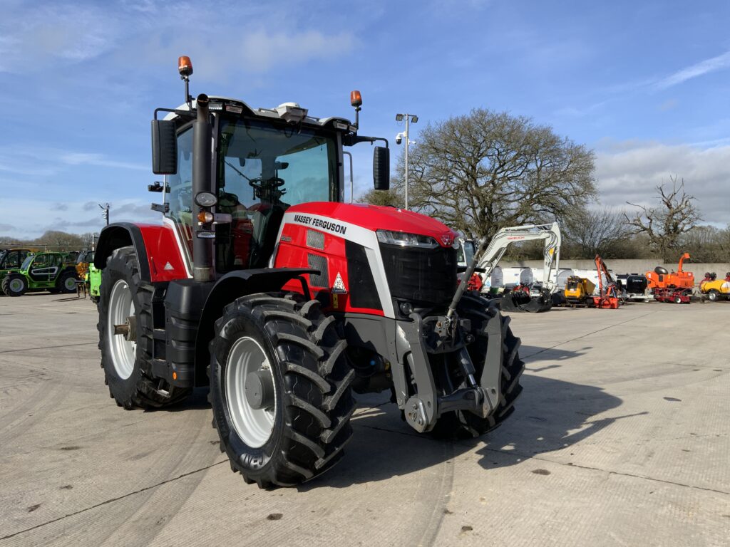 Massey Ferguson 8S.205 Dyna 7 Tractor (ST25718)