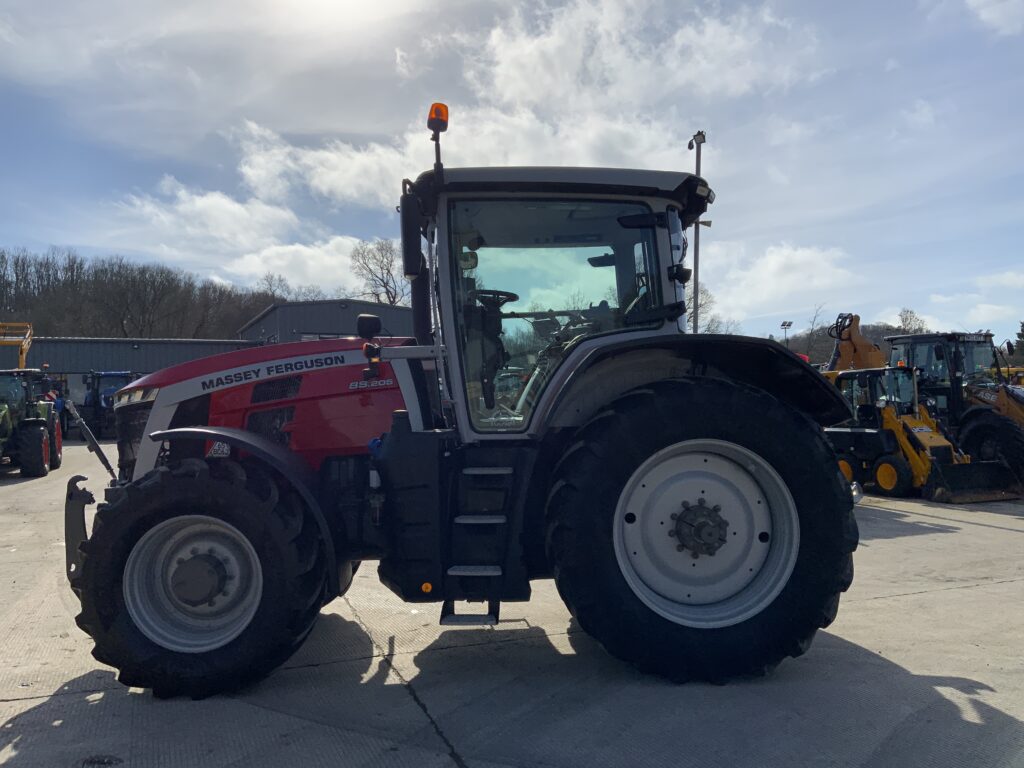 Massey Ferguson 8S.205 Dyna 7 Tractor (ST25718)