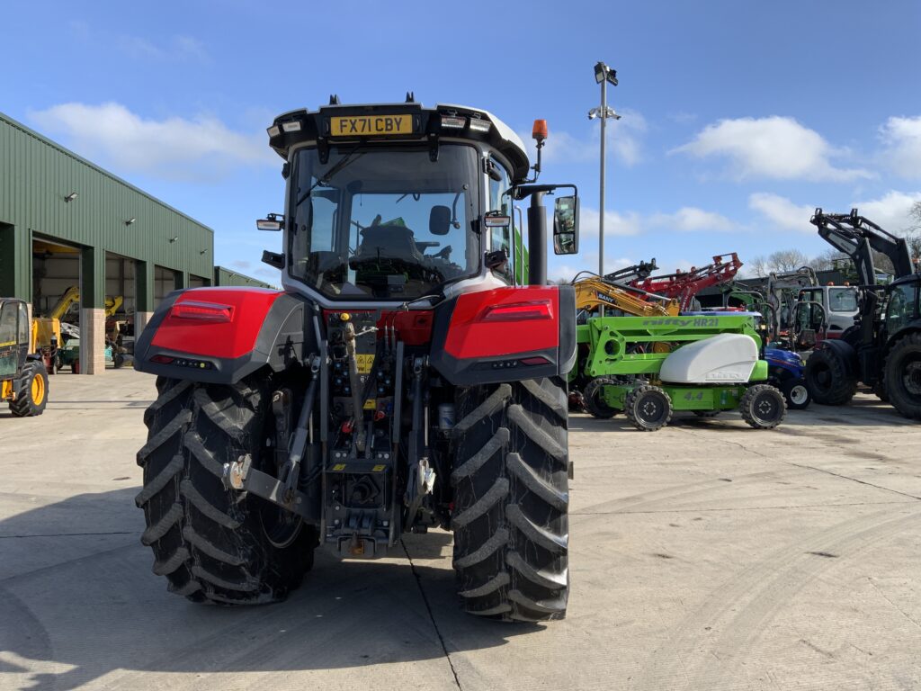 Massey Ferguson 8S.205 Dyna 7 Tractor (ST25718)