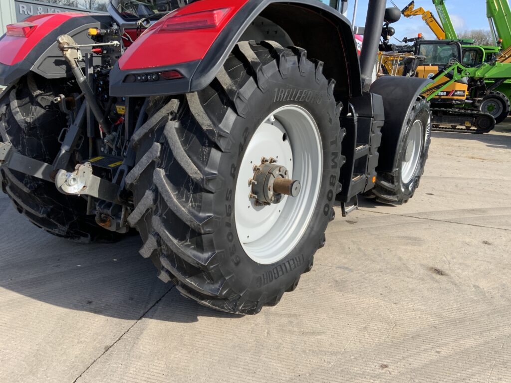 Massey Ferguson 8S.205 Dyna 7 Tractor (ST25718)