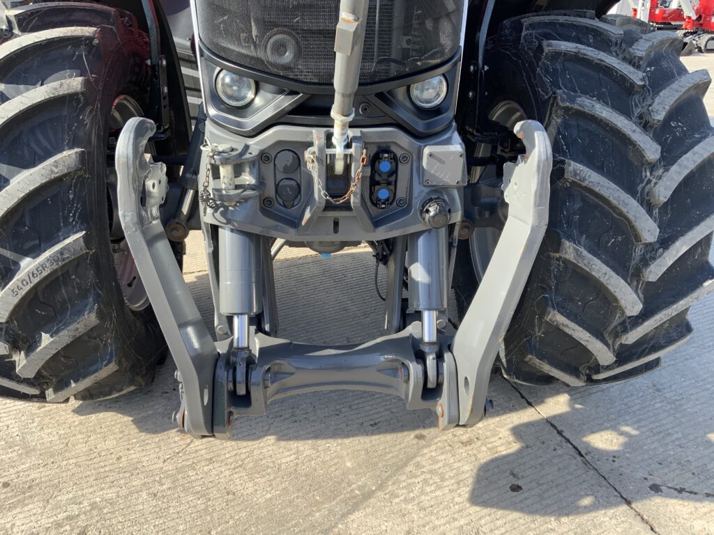 Massey Ferguson 8S.205 Dyna 7 Tractor (ST25718)