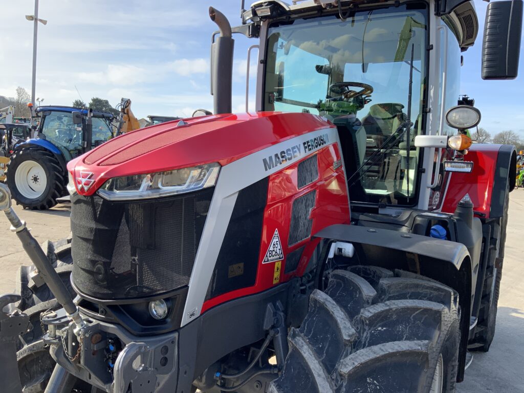 Massey Ferguson 8S.205 Dyna 7 Tractor (ST25718)