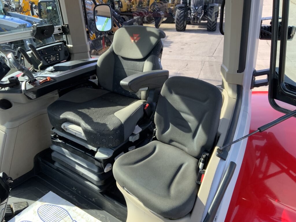 Massey Ferguson 8S.205 Dyna 7 Tractor (ST25718)