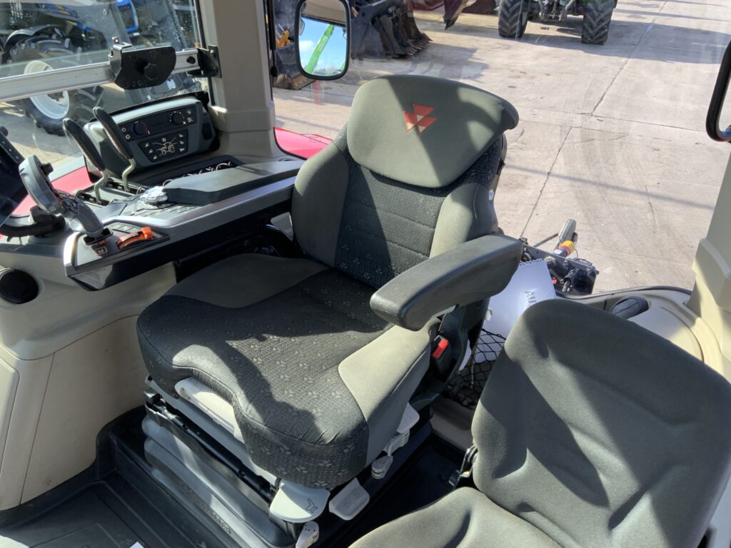 Massey Ferguson 8S.205 Dyna 7 Tractor (ST25718)