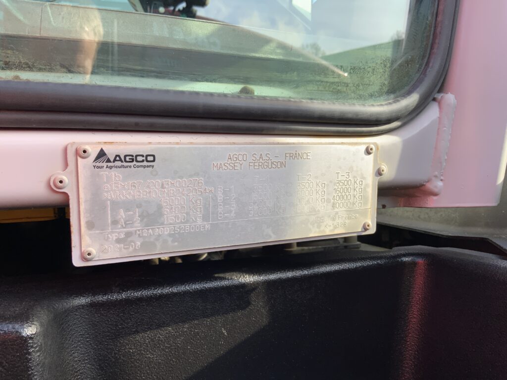 Massey Ferguson 8S.205 Dyna 7 Tractor (ST25718)