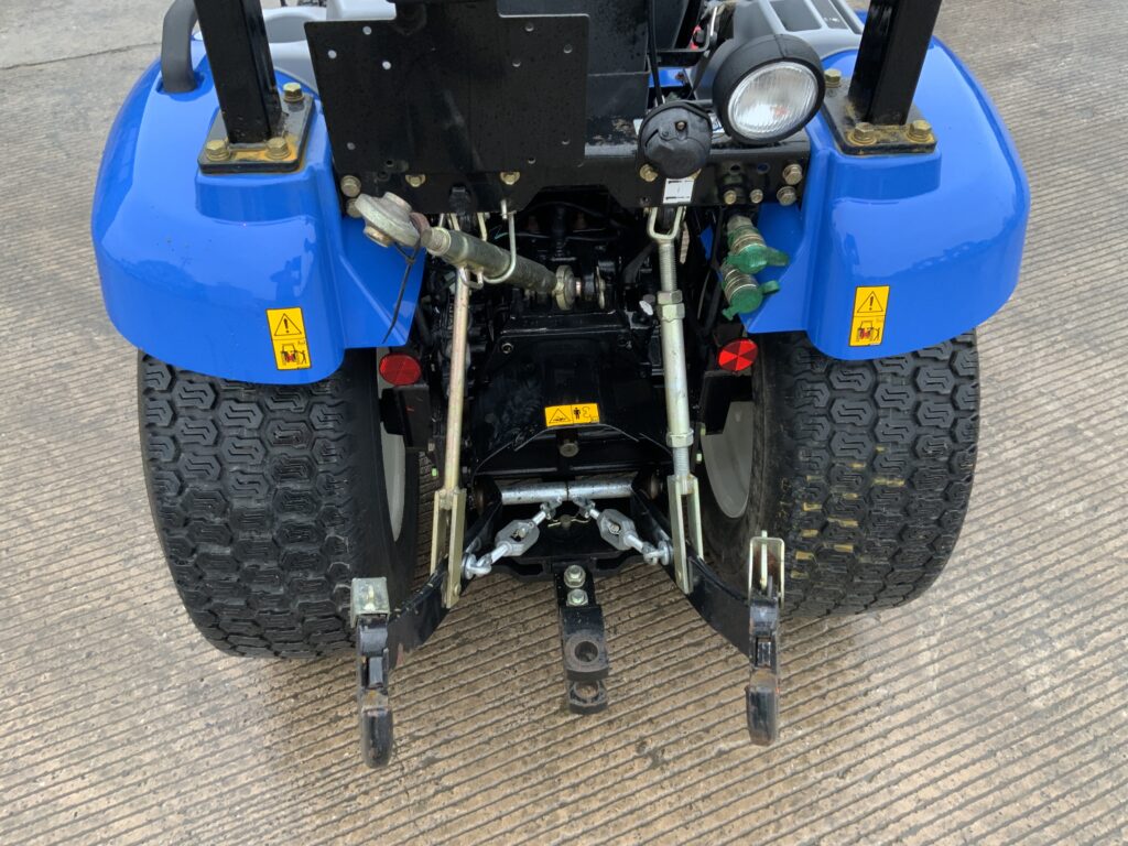New Holland Boomer 25 Compact Tractor (ST25862)