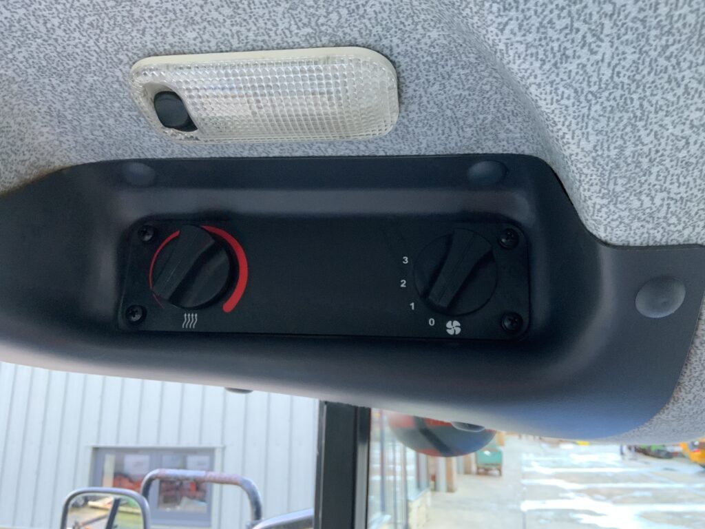 New Holland TD5010 Tractor (ST25884)