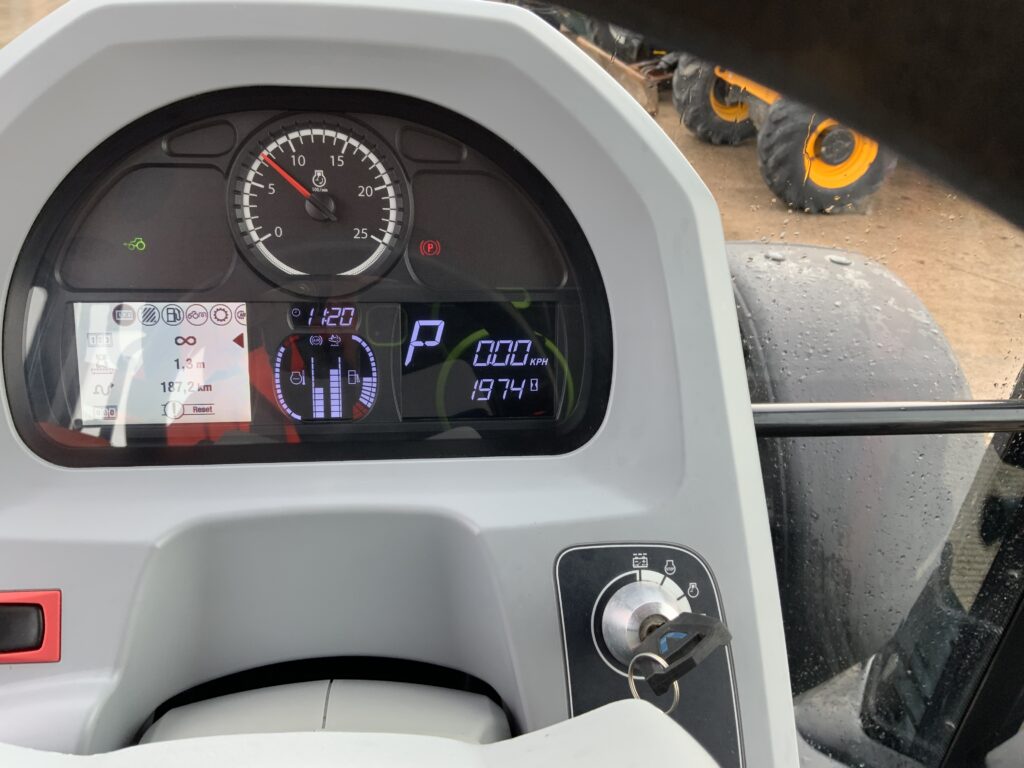 Valtra G125 Active Tractor (ST25675)