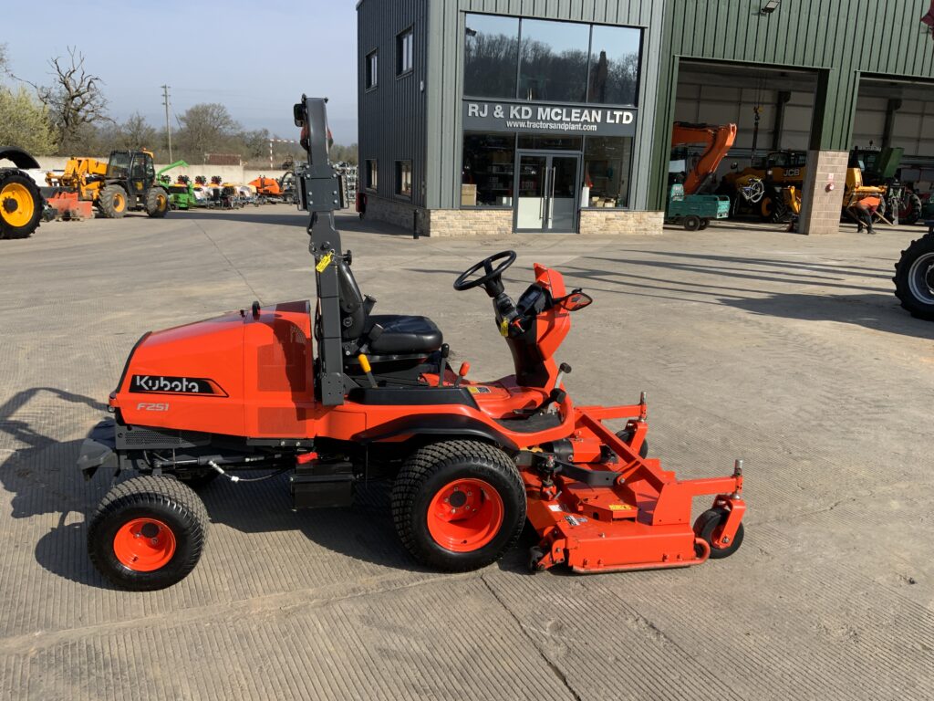 Kubota F251 Out front Mower (ST25994)
