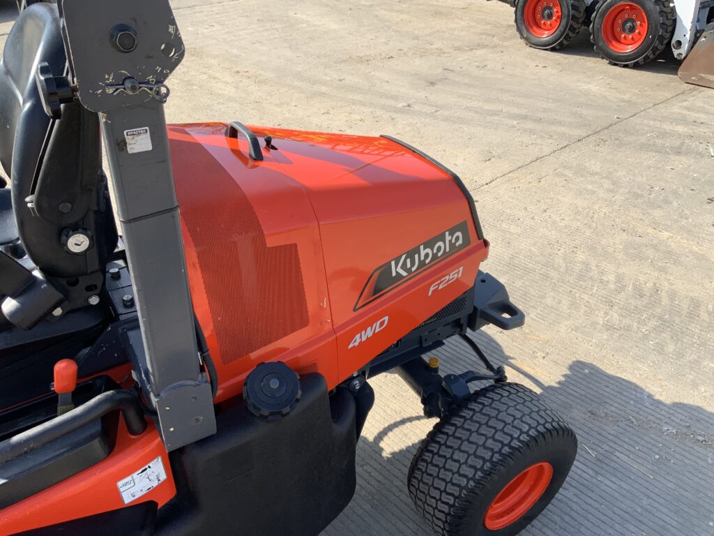 Kubota F251 Out front Mower (ST25994)