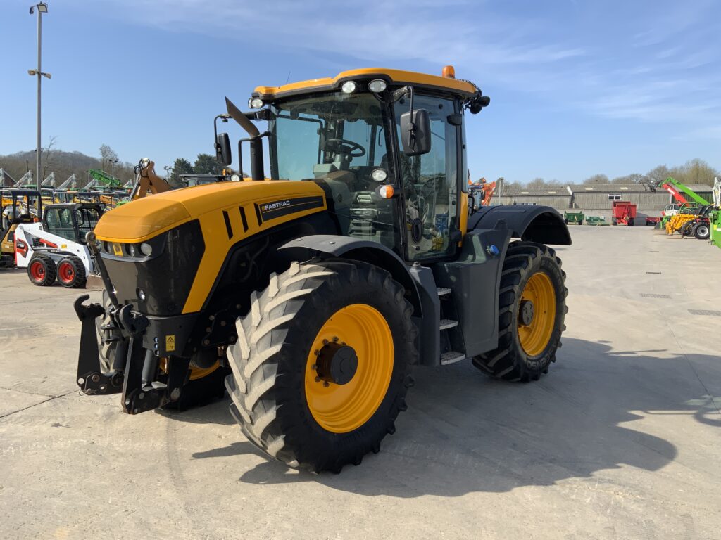 JCB 4220 Fastrac Tractor (ST26172)