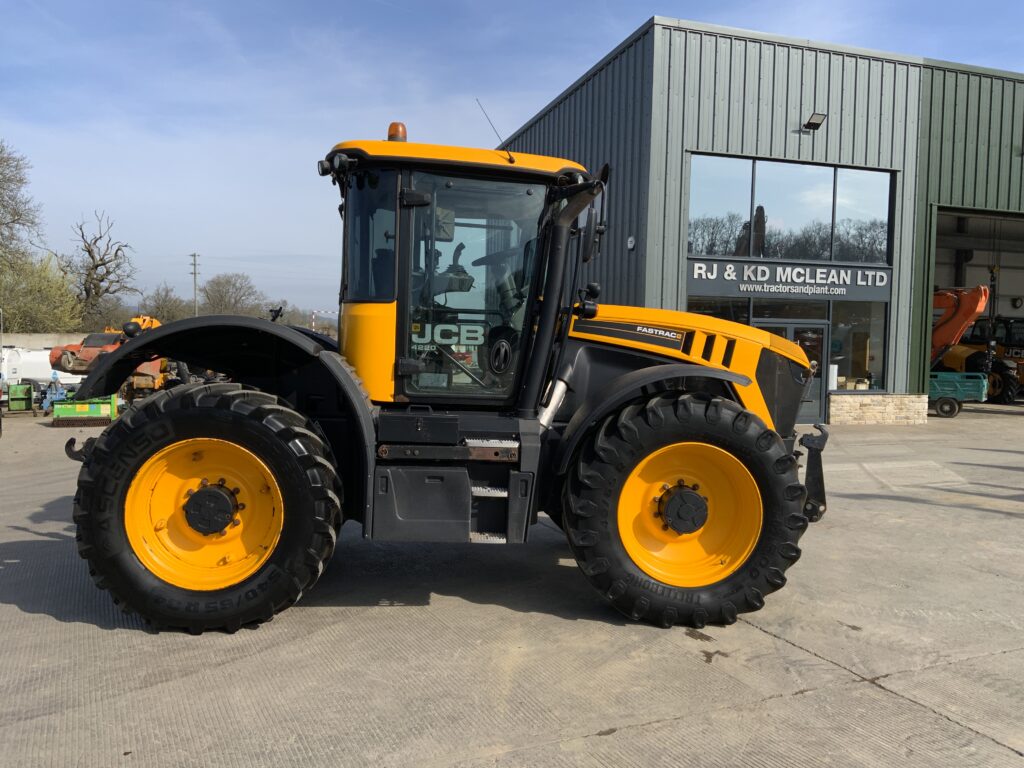 JCB 4220 Fastrac Tractor (ST26172)