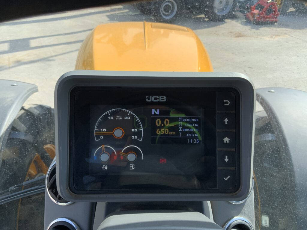 JCB 4220 Fastrac Tractor (ST26172)