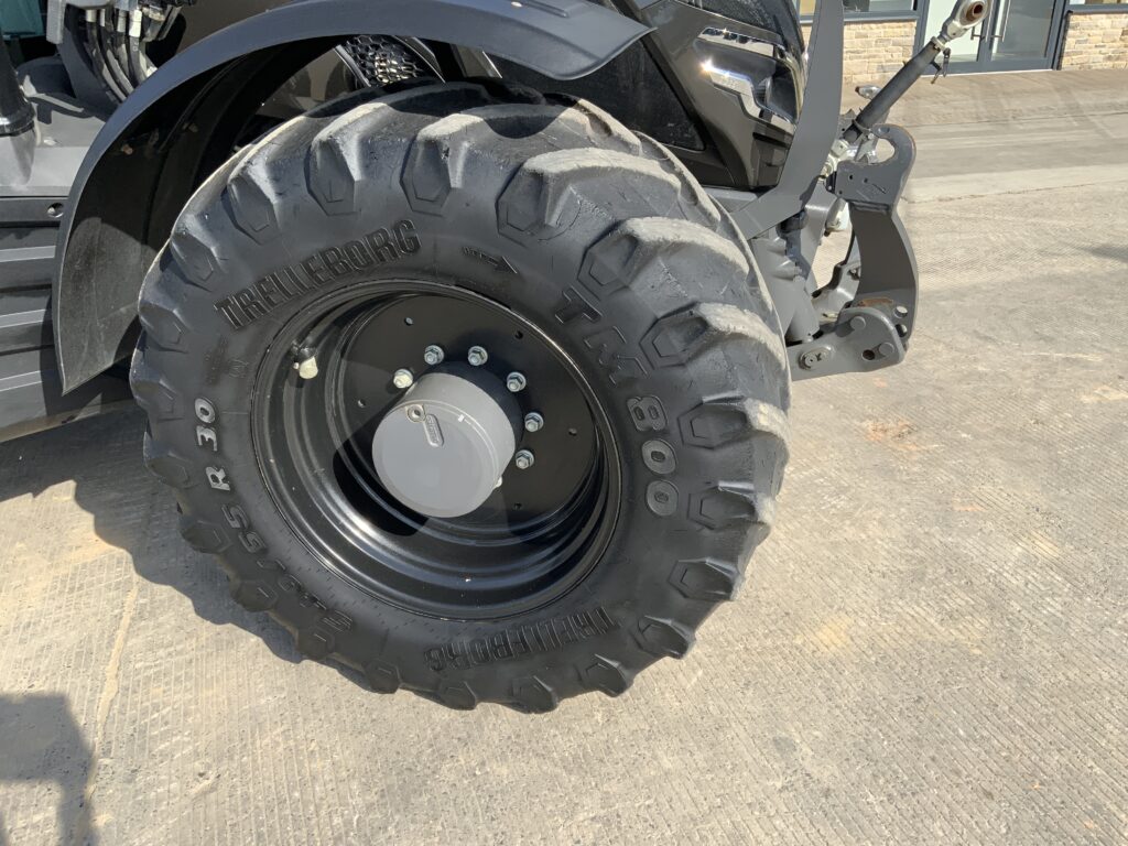Valtra T235 Versu Tractor (ST25946)