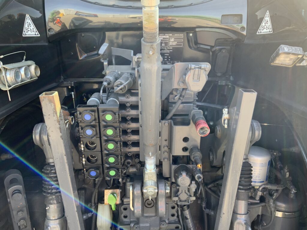 Valtra T235 Versu Tractor (ST25946)