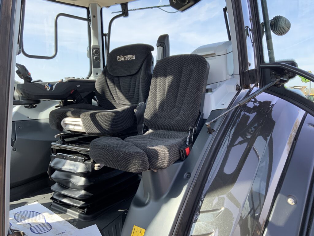 Valtra T235 Versu Tractor (ST25946)