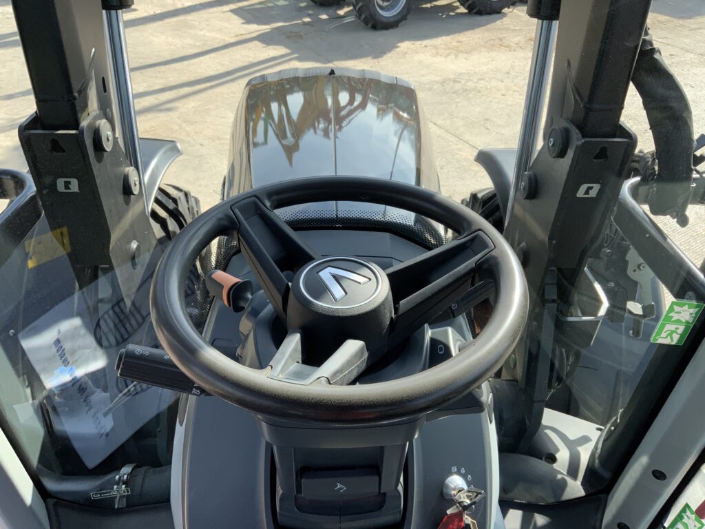 Valtra T235 Versu Tractor (ST25946)