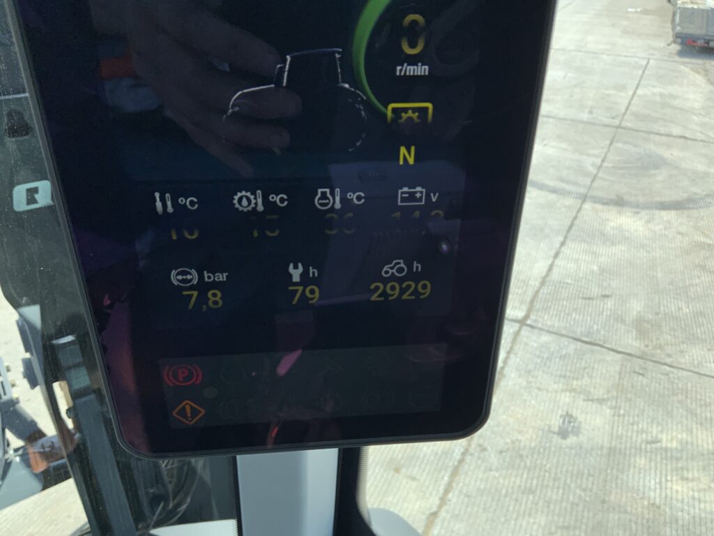 Valtra T235 Versu Tractor (ST25946)