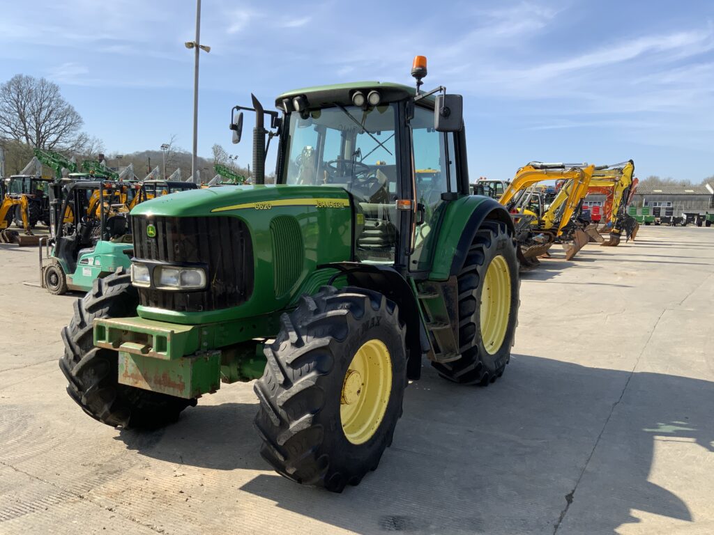 John Deere 6620 Tractor (ST25338)