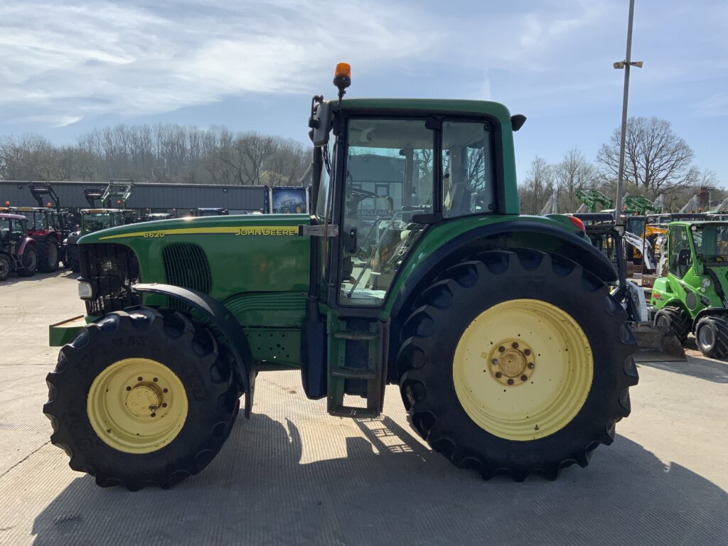 John Deere 6620 Tractor (ST25338)