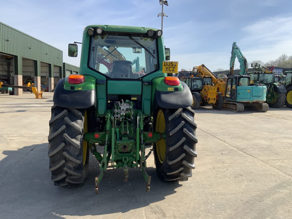 John Deere 6620 Tractor (ST25338)