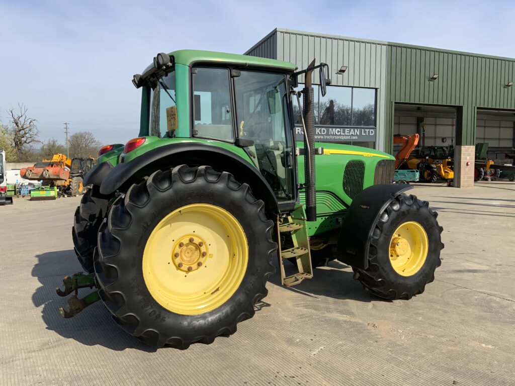 John Deere 6620 Tractor (ST25338)