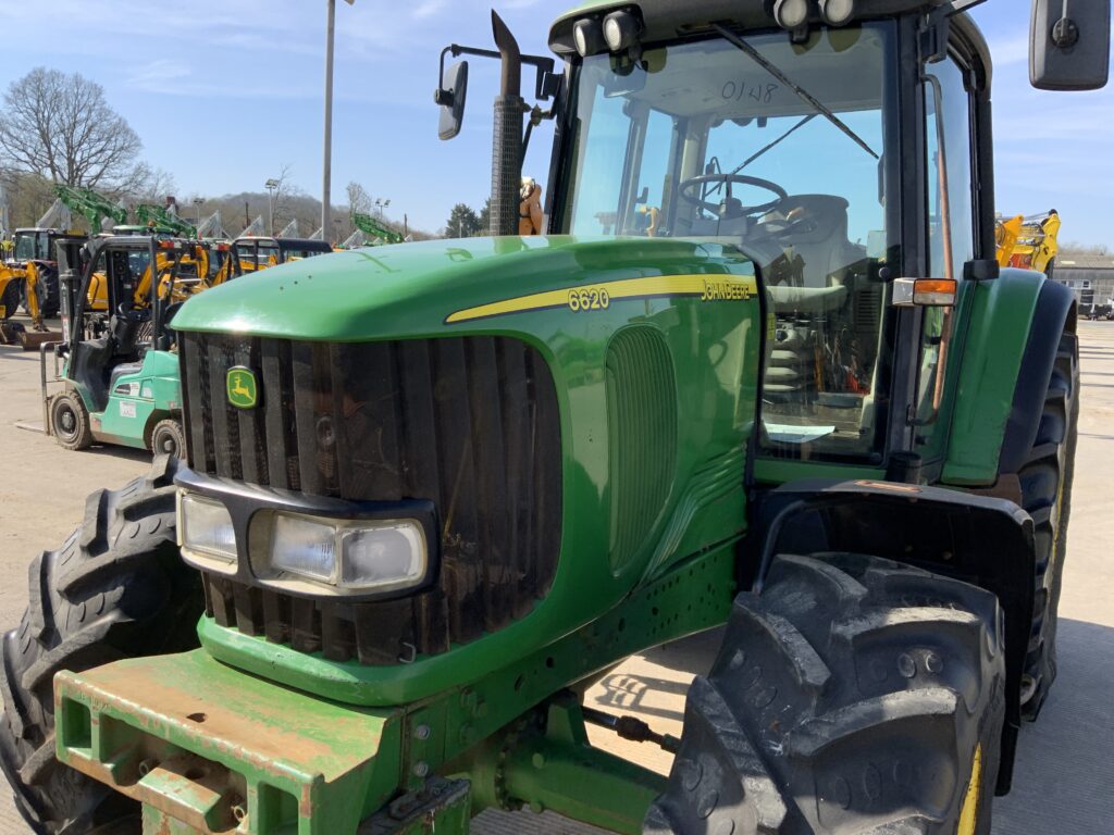 John Deere 6620 Tractor (ST25338)