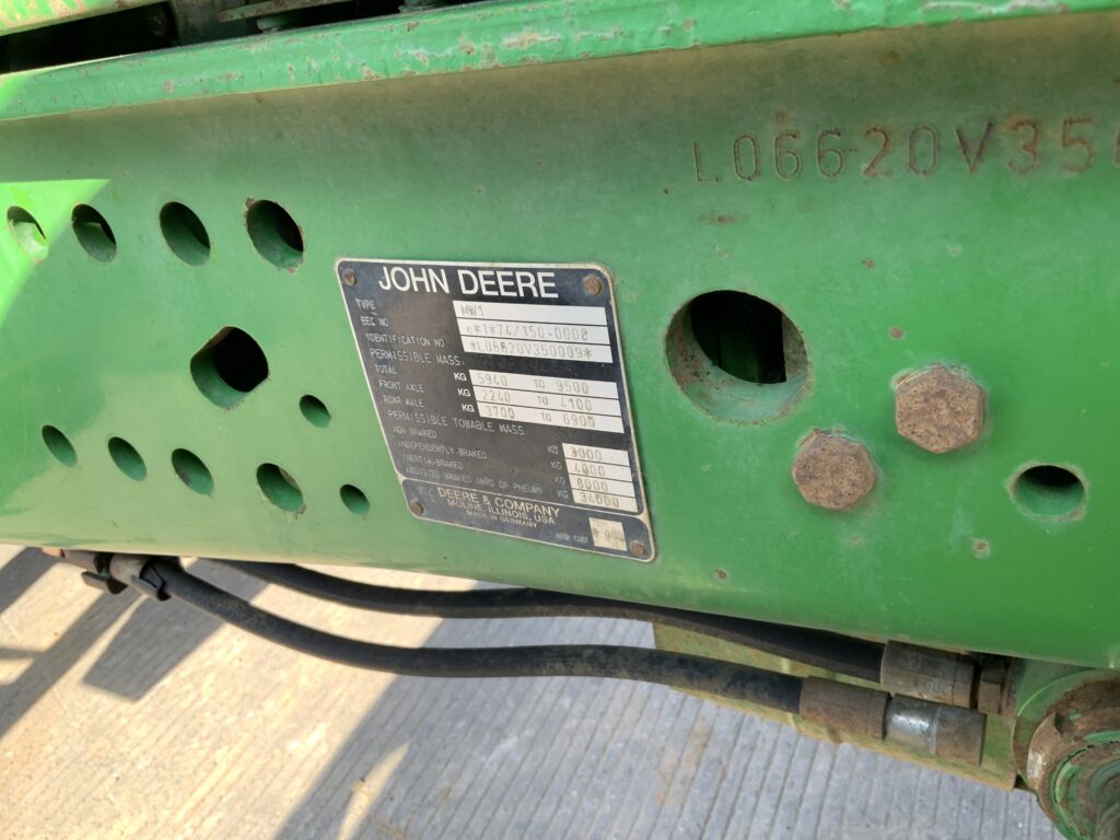 John Deere 6620 Tractor (ST25338)