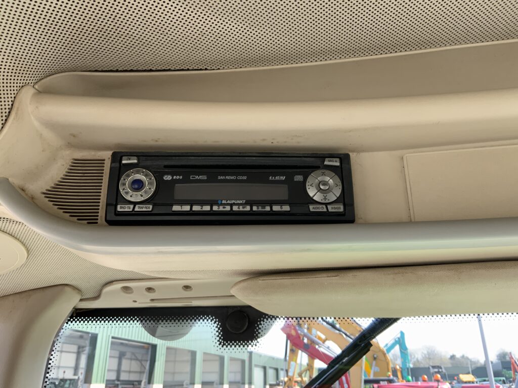 John Deere 6620 Tractor (ST25338)