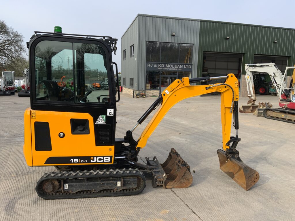 JCB 19c-1 Digger (ST25944)