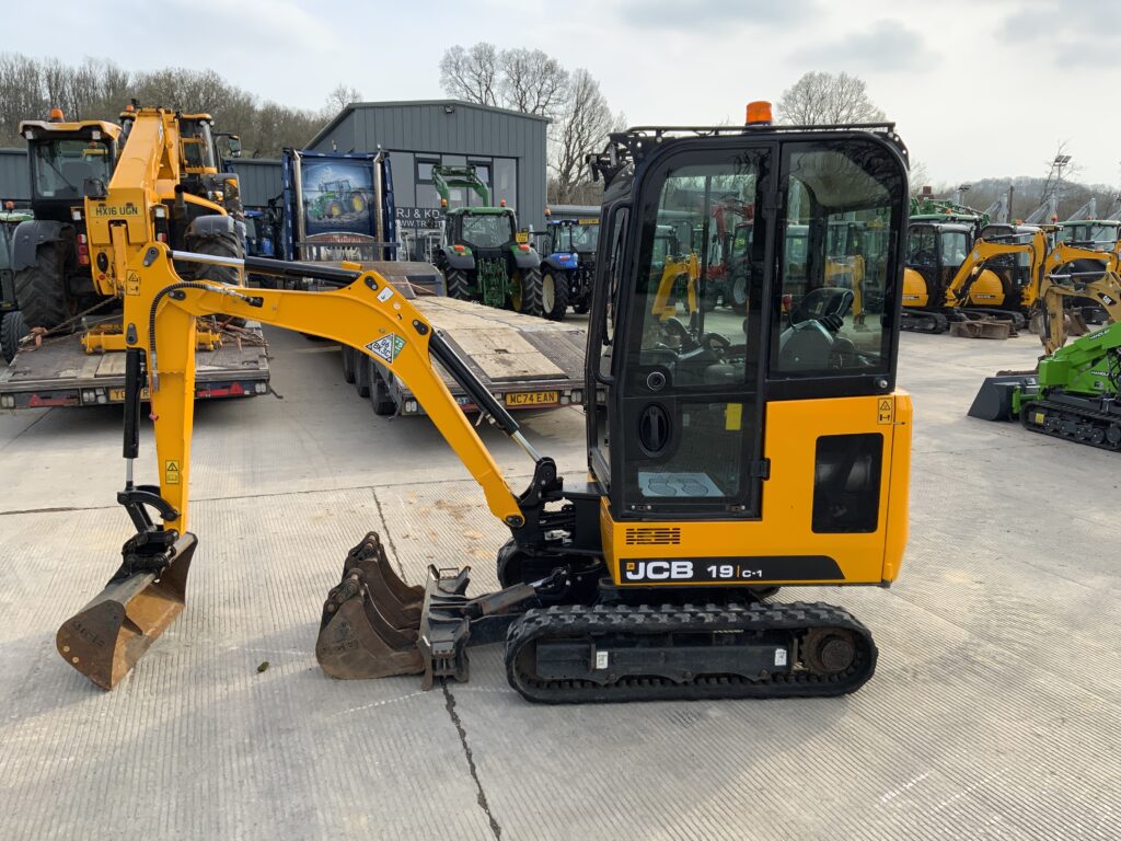 JCB 19c-1 Digger (ST25944)