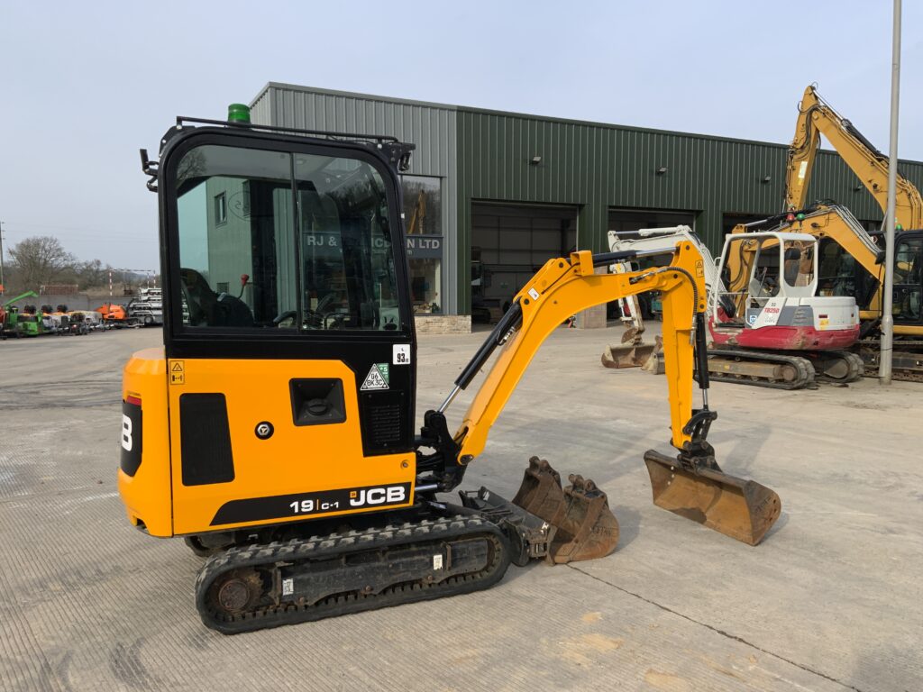 JCB 19c-1 Digger (ST25944)
