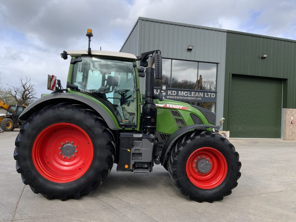 Fendt 724 Profi + Tractor (ST26149)