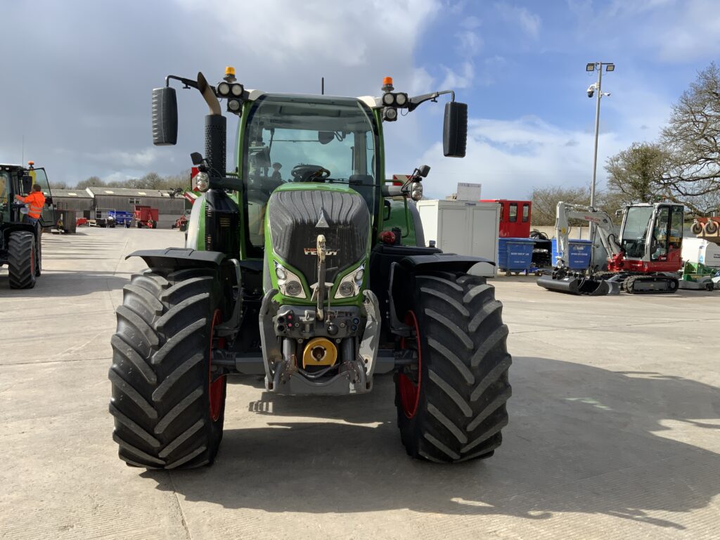 Fendt 724 Profi + Tractor (ST26149)
