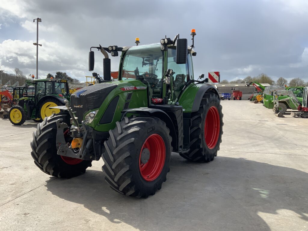 Fendt 724 Profi + Tractor (ST26149)