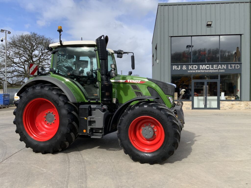 Fendt 724 Profi + Tractor (ST26149)