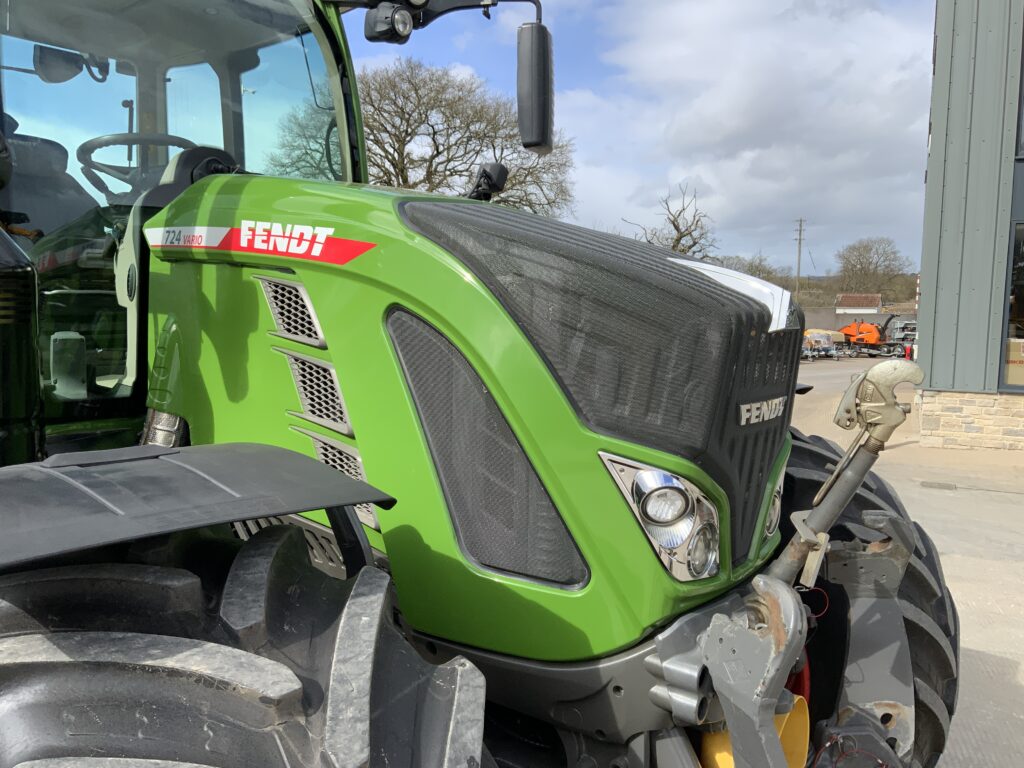 Fendt 724 Profi + Tractor (ST26149)