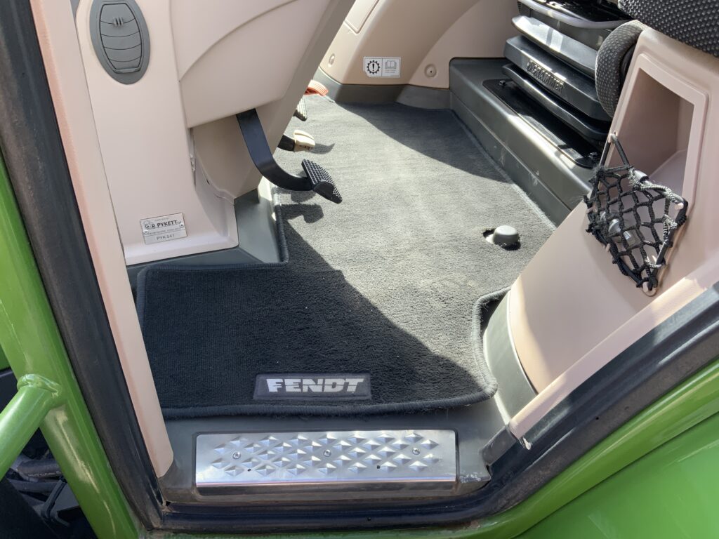 Fendt 724 Profi + Tractor (ST26149)