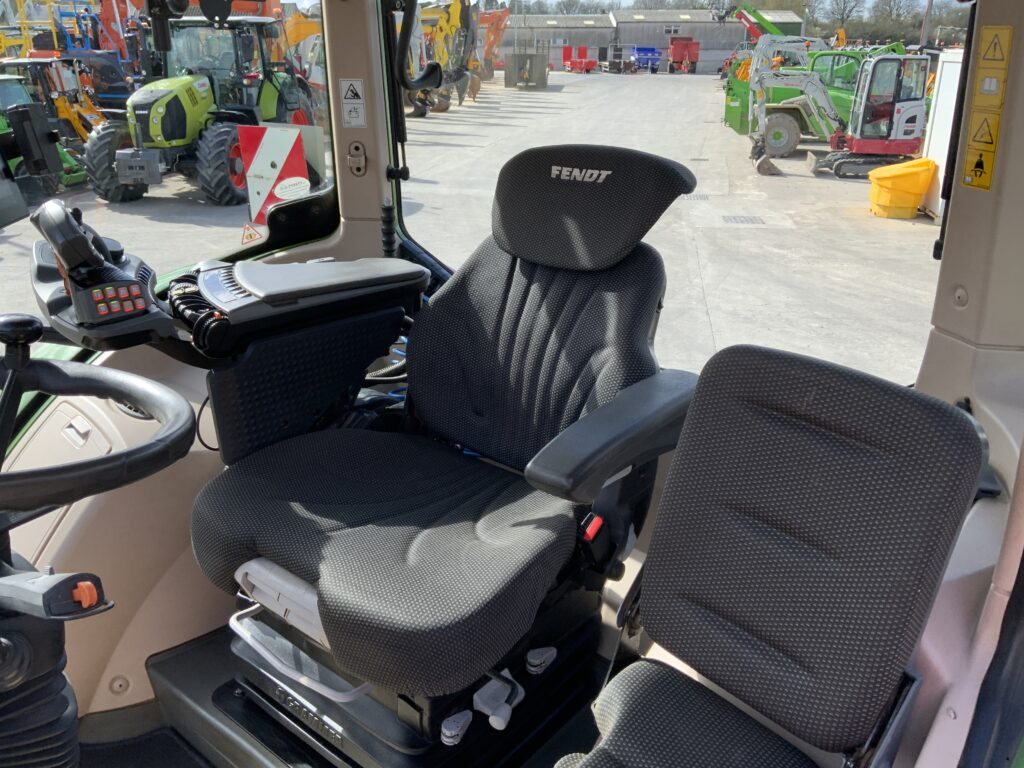 Fendt 724 Profi + Tractor (ST26149)