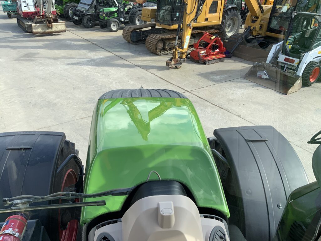 Fendt 724 Profi + Tractor (ST26149)