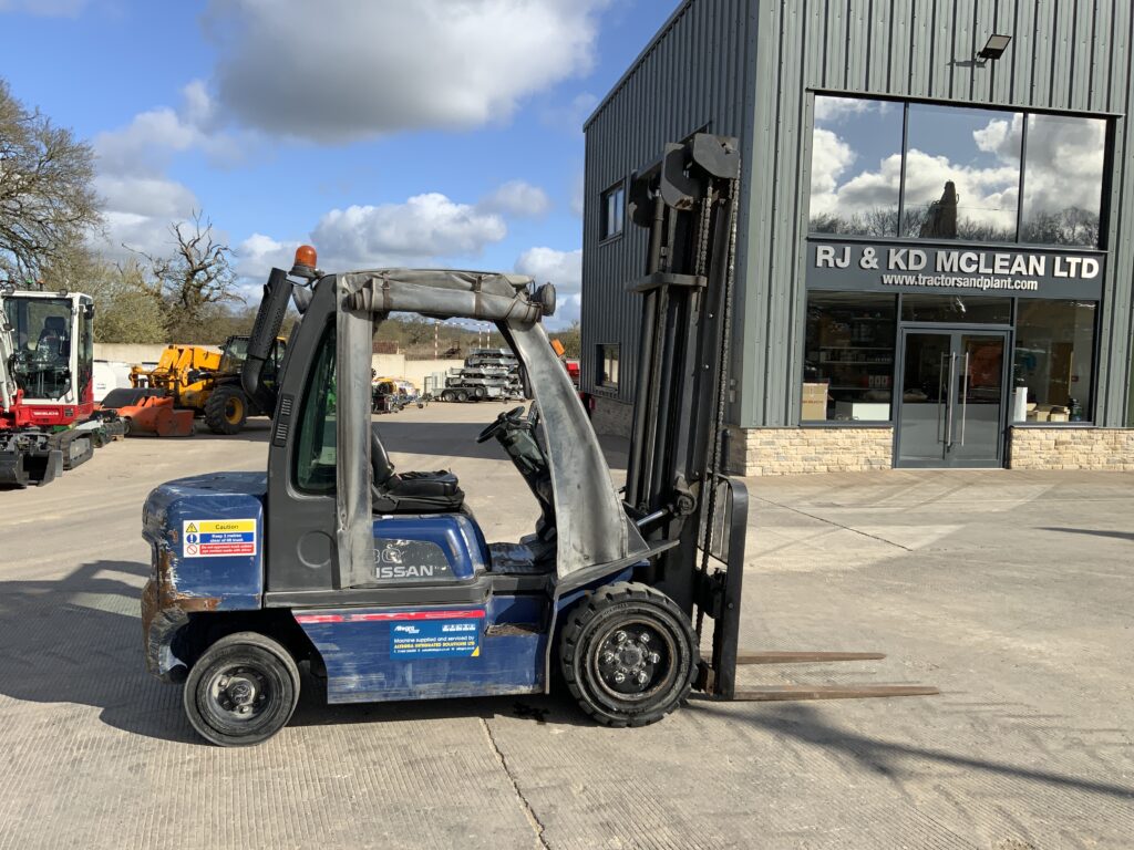Nissan 30 Forklift (ST26281)