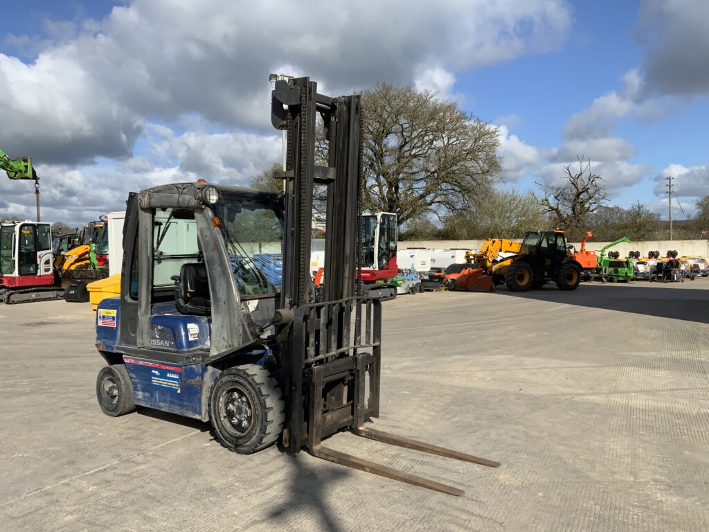 Nissan 30 Forklift (ST26281)