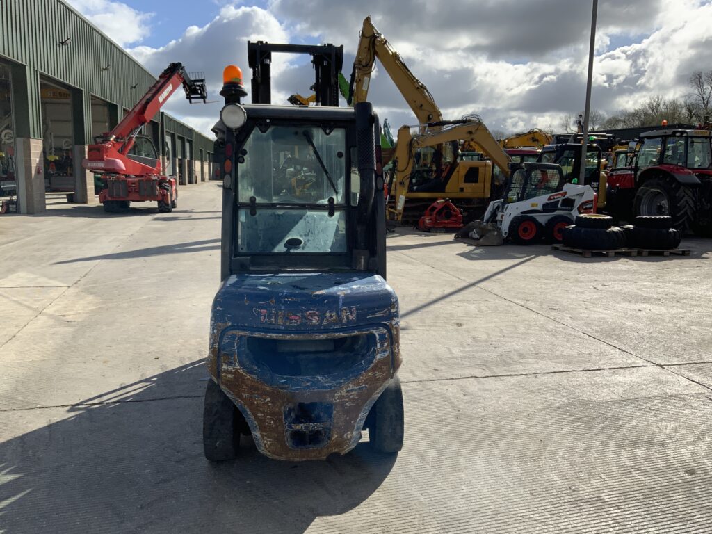 Nissan 30 Forklift (ST26281)