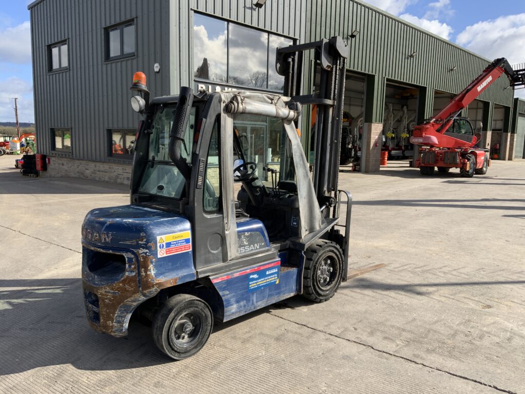 Nissan 30 Forklift (ST26281)