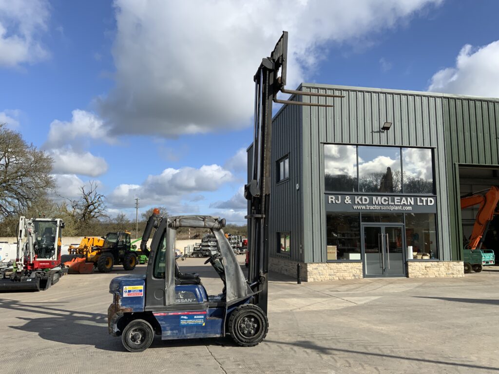 Nissan 30 Forklift (ST26281)